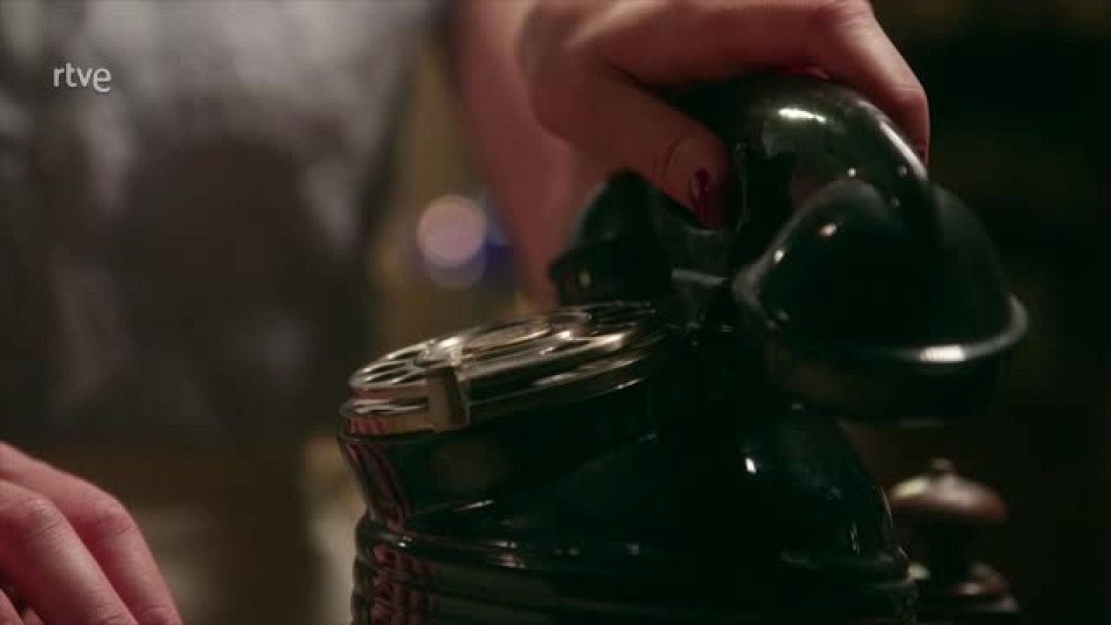 Dos Vidas: Han matado al inspector ibáñez - Dos vidas | Ver