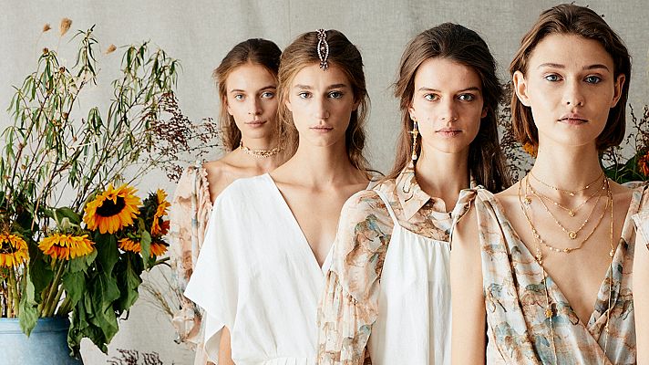 Flash moda - Alianto & Suma Cruz y los girasoles como punto de partida