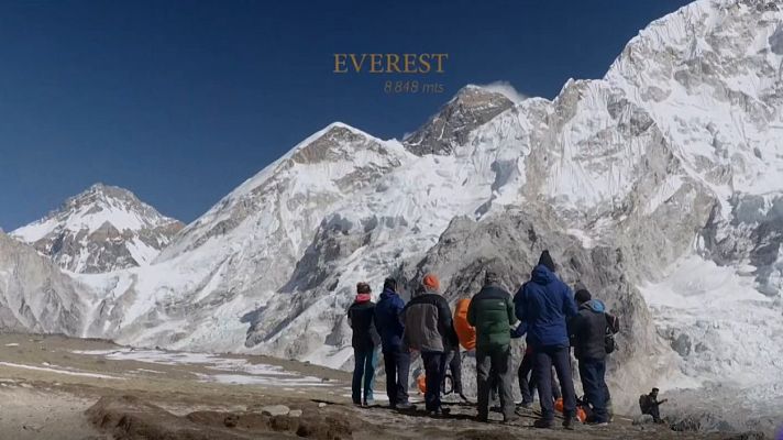 Telediario 2 - 'La cumbre es el camino': la historia de la primera ascensión inclusiva al Everest