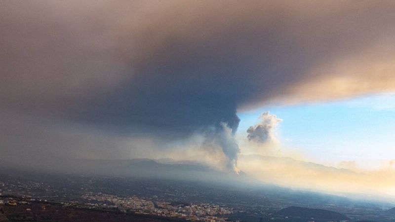 Aumentan las emisiones de lava y cenizas, que empeoran la calidad del aire