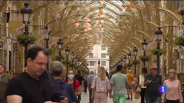 Noticias Andalucía - Málaga se llena durante el Puente de Todos los Santos