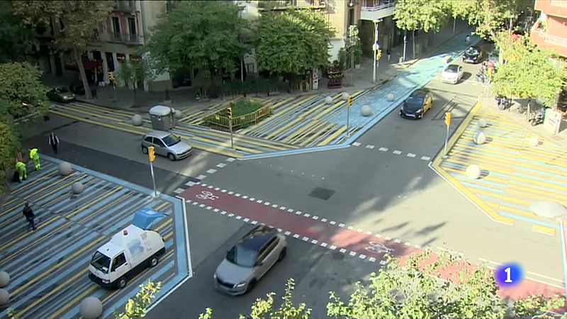 Barcelona defensa les superilles per reduir les temperatures i la contaminació 