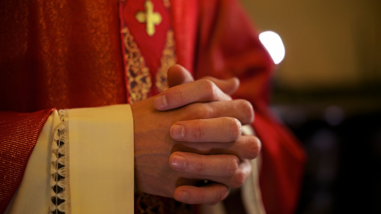 Los obispos franceses se reúnen con víctimas de pederastia