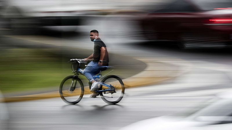 Ir en bici, comprar menos ropa y no desperdiciar comida: pequeos gestos contra el cambio climtico