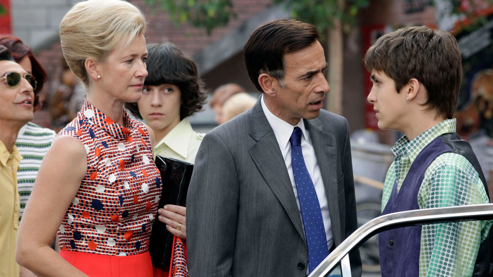 Cuéntame cómo pasó - T11 - Episodio 10: El vuelo de Ícaro - Ver ahora