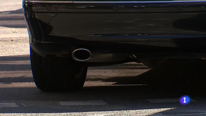 L'Informatiu - El trànsit privat ja ha recuperat a Barcelona els nivells prepandèmics i fa empitjorar la qualitat de l'aire