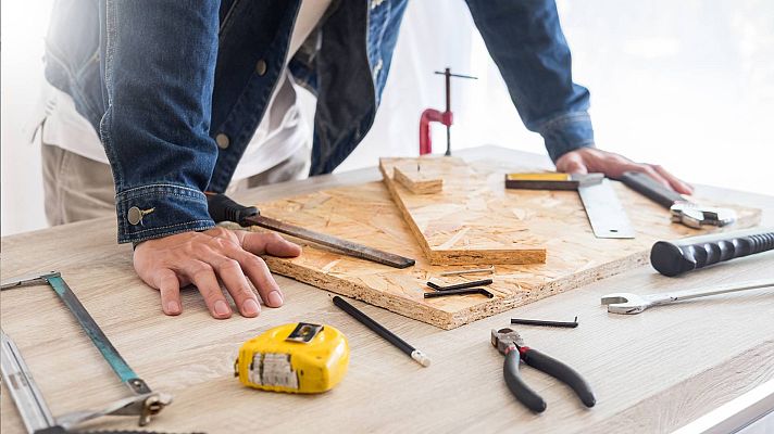 Telediario 1 - Carpinteros piden recuperar la figura del aprendiz