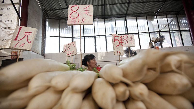 China recomienda aprovisionamiento y los productos básicos se disparan