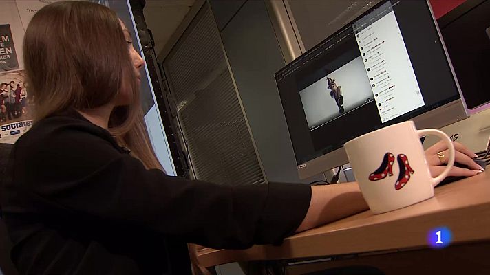 Telediario 1 - Rosalía arrasa en las redes con un avance de su nuevo disco: 'Motomami'