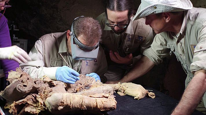 Somos documentales - El sueño de la vida eterna. Entre momias, tumbas y jeroglíficos - ver ahora