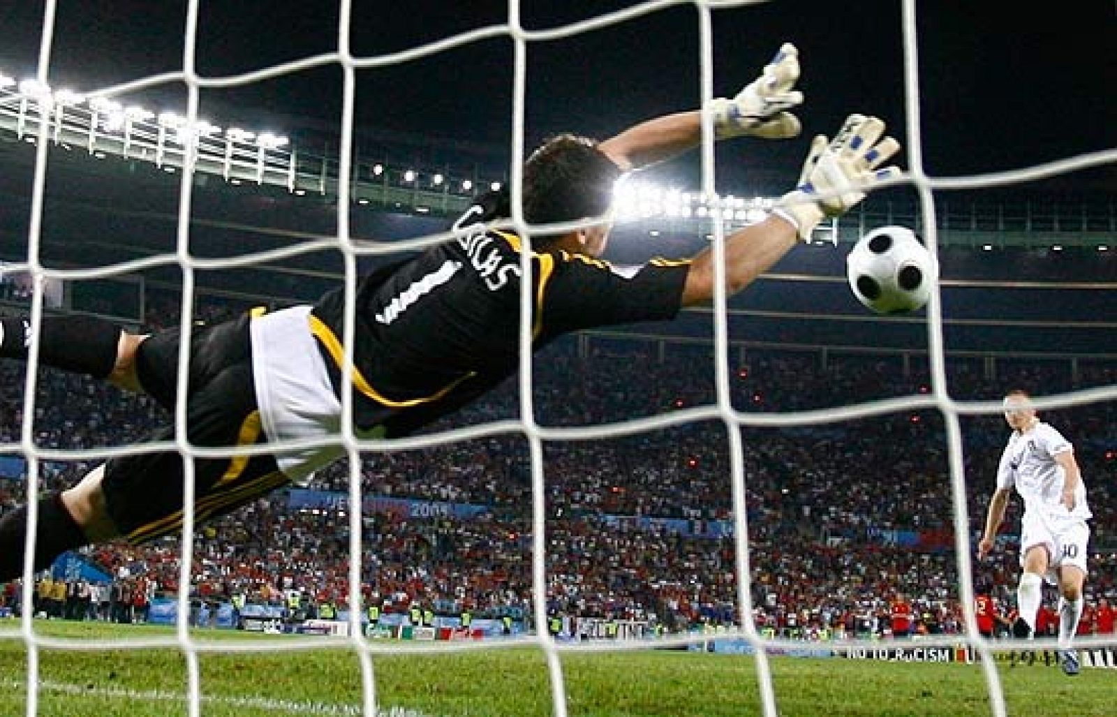 Casillas rompe la maldición de cuartos