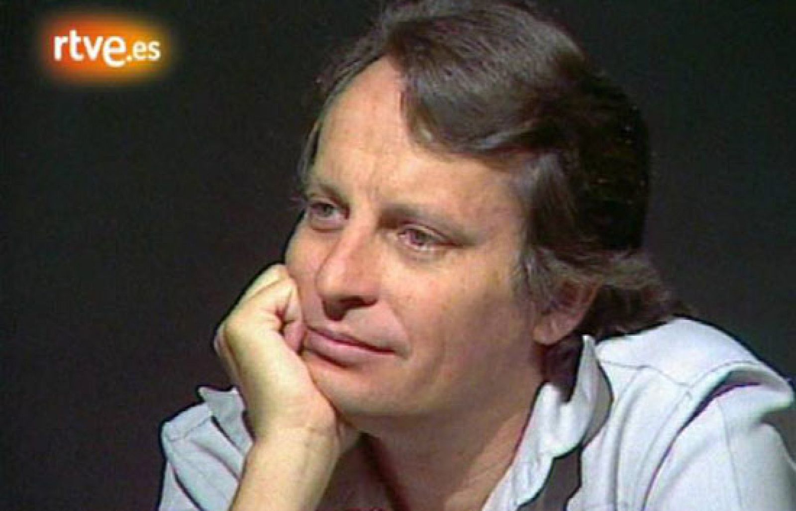 Entrevista en 1981 al escritor y periodista Alberto Vázquez-Figueroa - Escritores en el Archivo de RTVE | Ver