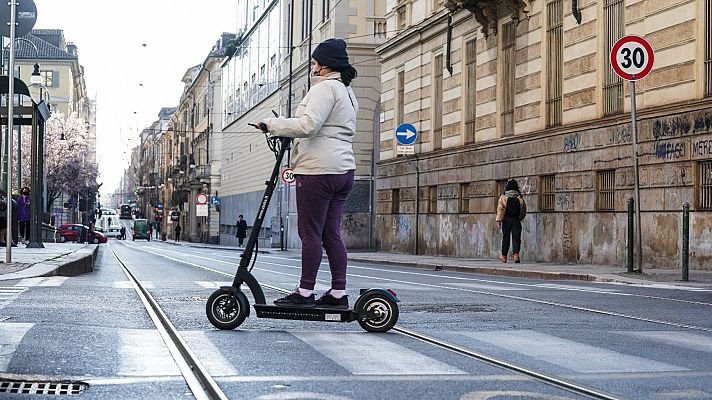 Explota la batería de un patinete eléctrico en medio del metro de Londres