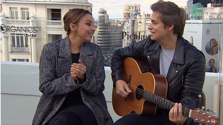 Telediario 1 - Chenoa y Carlos Baute cantan su primer tema conjunto