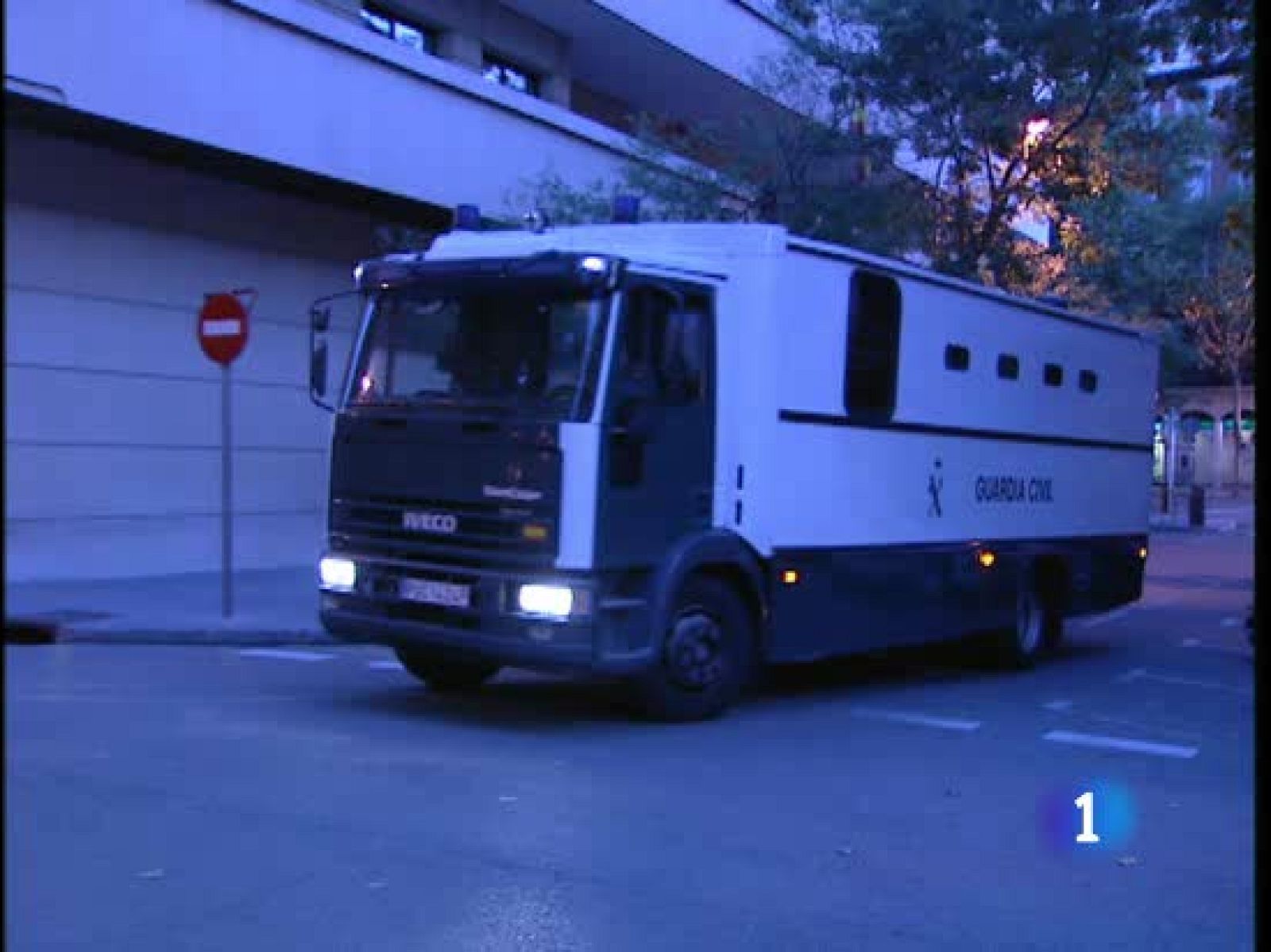 El juez Garzón sigue tomando declaración a los detenidos en Cataluña en la operación contra la corrupción | Ver