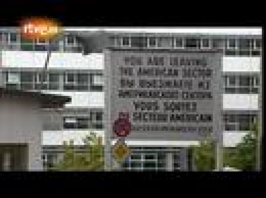 En portada - Berlín. Checkpoint Charlie