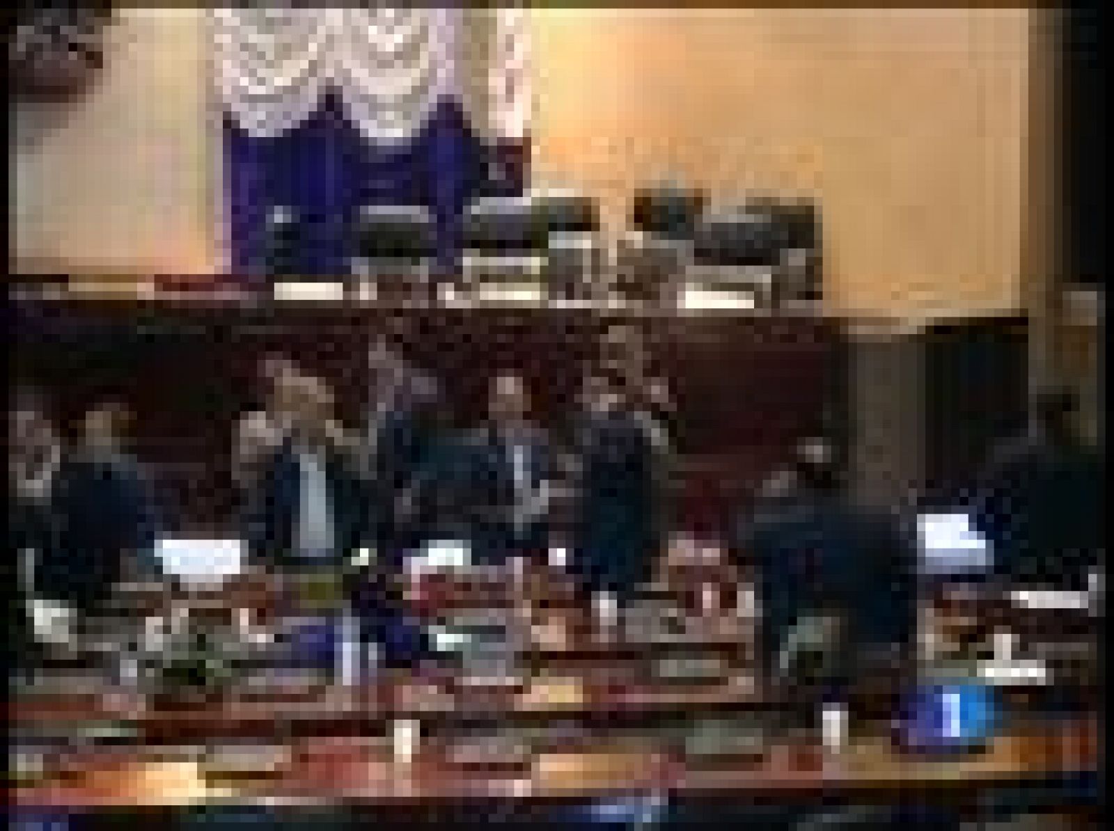 Las comisiones de Zelaya y Micheletti firman el acuerdo que pone fin a la crisis hondureña