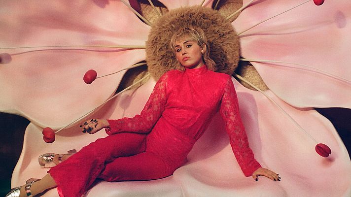 Flash moda - El irreverente y atrevido estilo de Miley Cyrus
