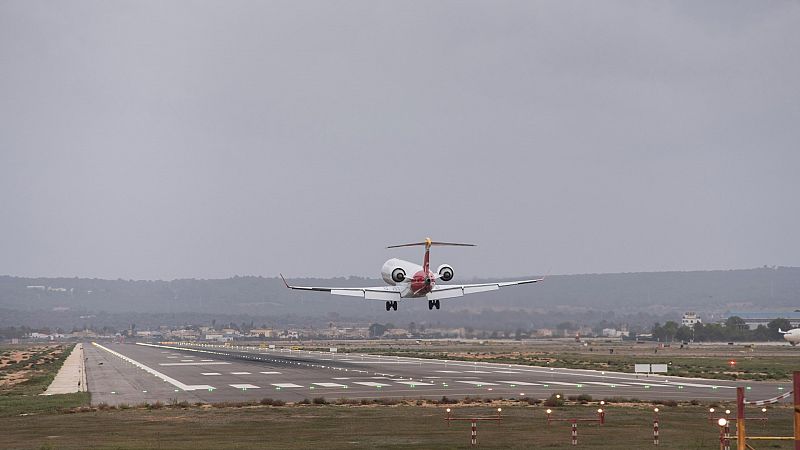 Investigan si el desvío del avión de Palma se gestó en Facebook - España en 24h | Ver