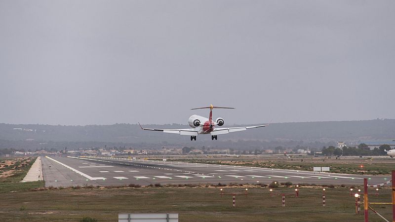 Investigan si la huida de pasajeros en Palma se gestó en Facebook