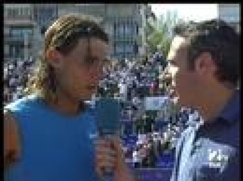 Nadal: "Voy a darlo todo para ganar el Godó". El tenista es entrevistado por Àlex Corretja tras disputar la semifinal.