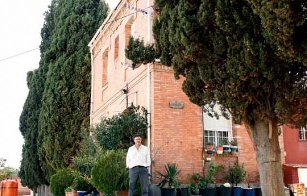  - Masiva afluencia en los cementerios