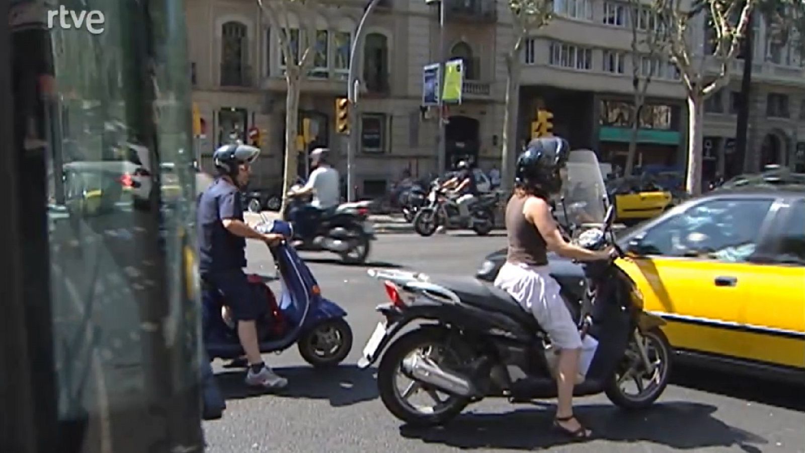 Arxiu TVE Catalunya - Caos a la ciutat de Barcelona durant l'apagada de juliol del 2007