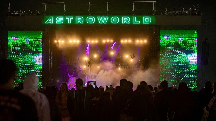 Telediario 1 - Un herido denuncia al rapero Travis Scott por la avalancha en la que murieron 8 personas