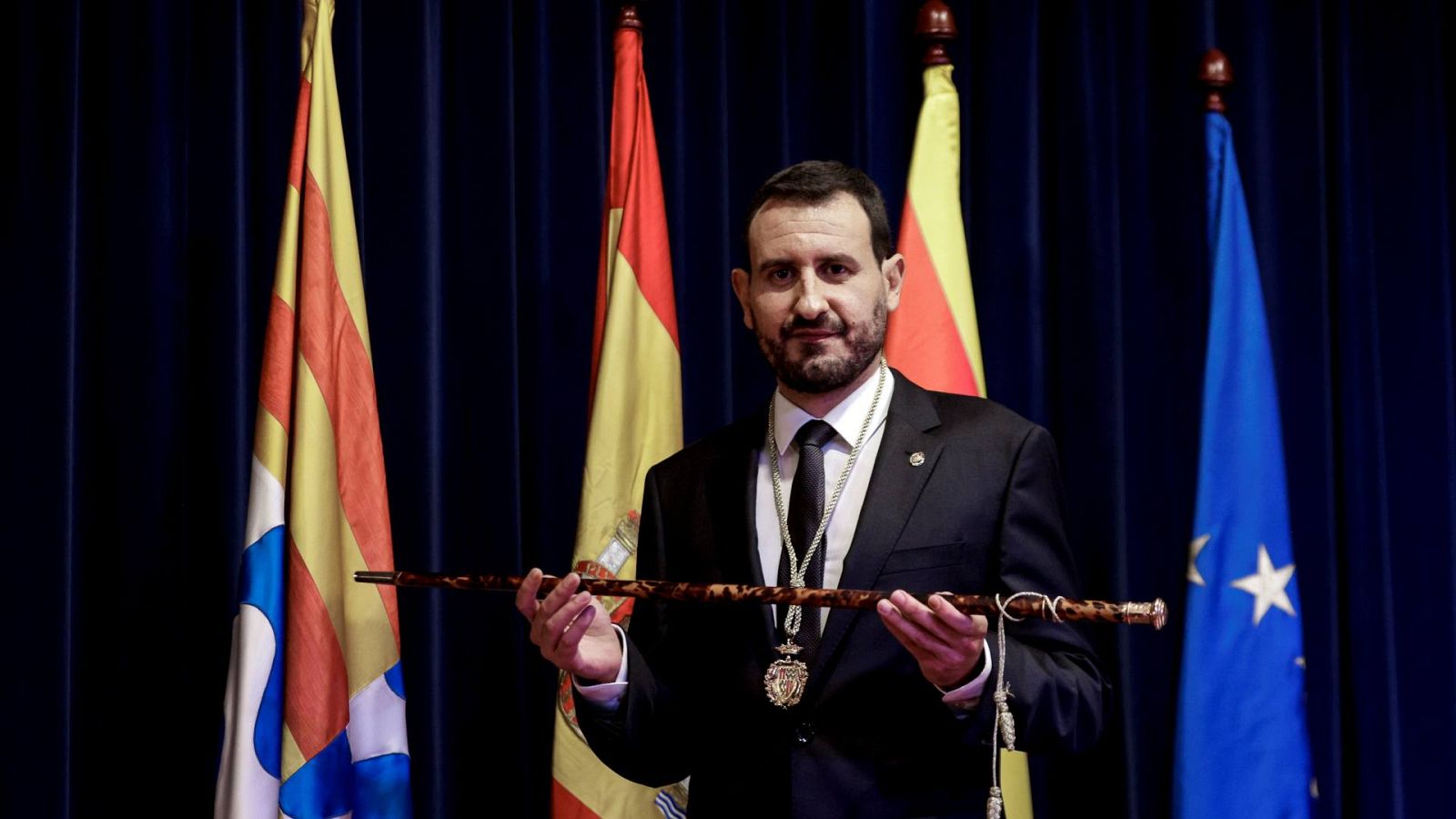 El socialista Rubén Guijarro se convierte en el nuevo alcalde de Badalona tras recibir el apoyo de toda la oposición