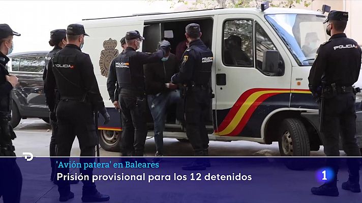 Telediario 2 - Prisión provisional sin fianza para los 12 detenidos que huyeron del avión de Palma de Mallorca