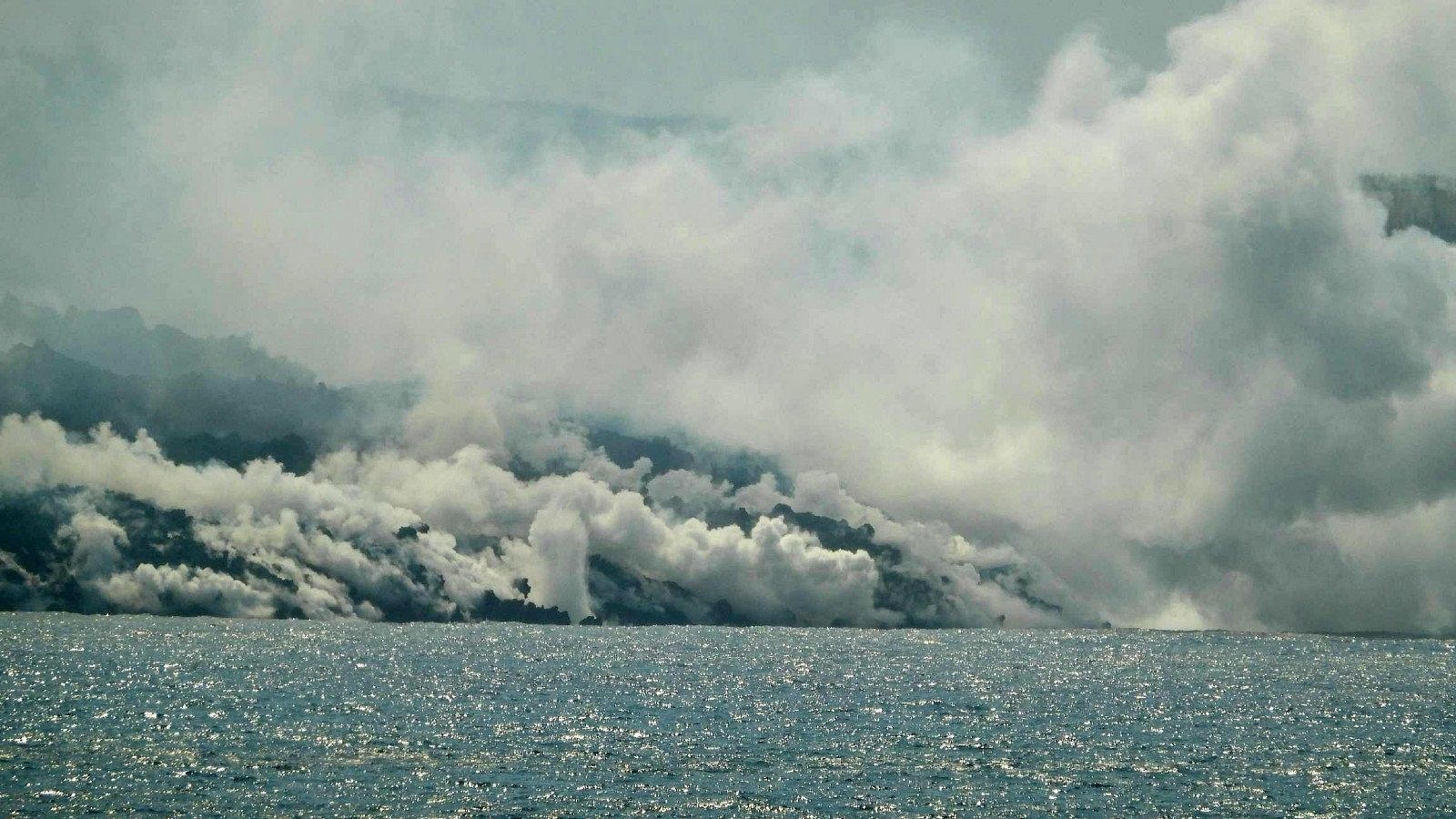 La Palma: Ver el volcán desde el mar - RTVE.es