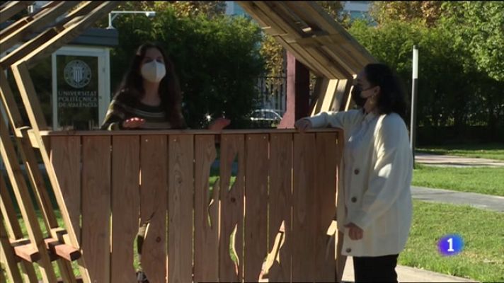 L'informatiu - Comunitat Valenciana - Balcons de fusta desmuntables per als edificis