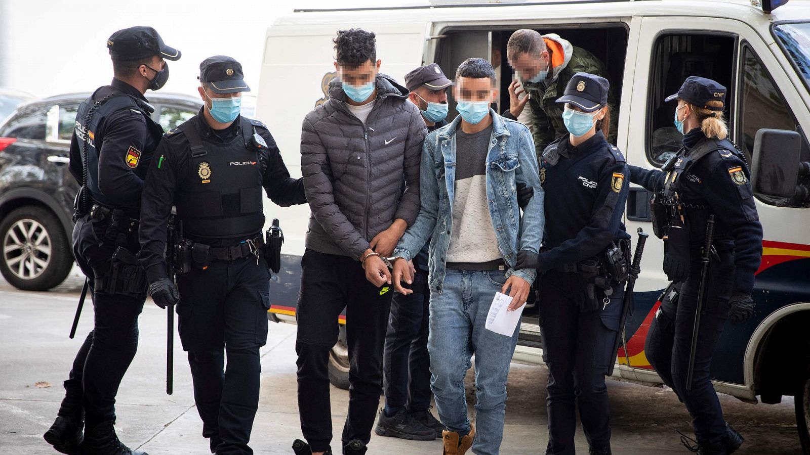 Dos de los 12 pasajeros huidos en Mallorca han salido de la isla