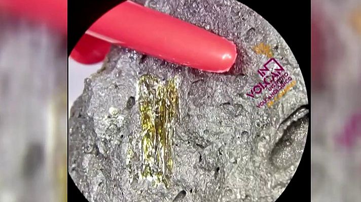 Telediario 1 - Olivino, el cristal semiprecioso que expulsa el volcán de La Palma