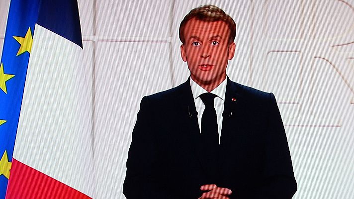 Telediario 2 - Francia exigirá la tercera dosis a mayores de 65 para tener el certificado COVID