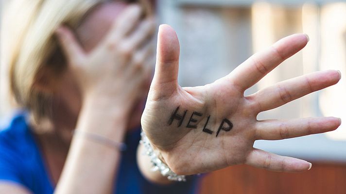 La hora de La 1 - Una adolescente secuestrada habría sido rescatada tras utilizar una señal con su mano