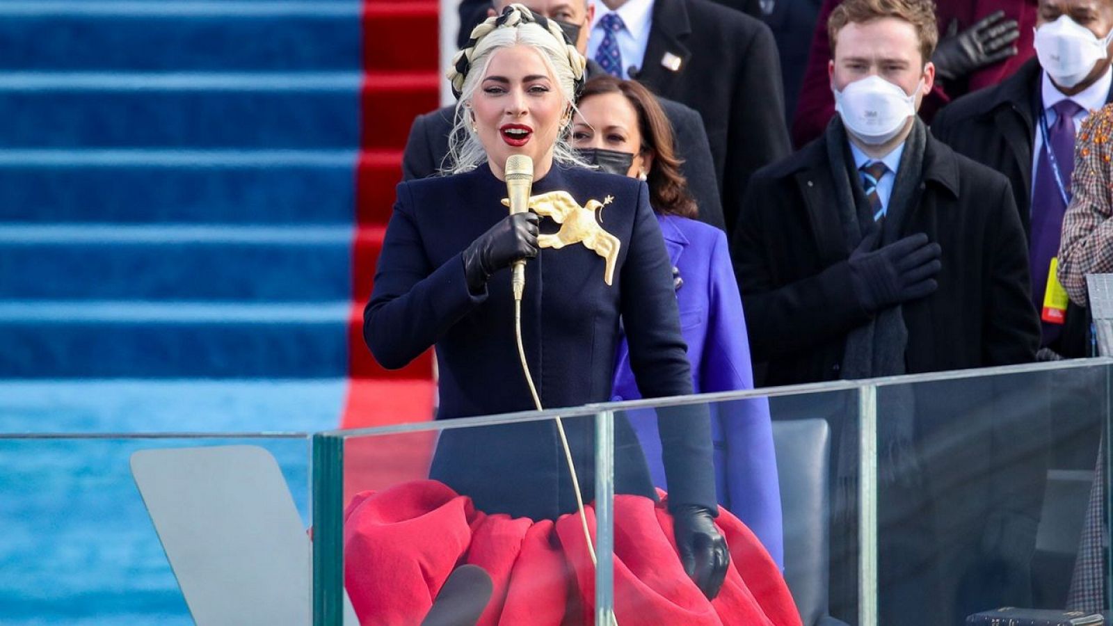 Lady Gaga cantó con un vestido blindado en la toma de posesión de Joe Biden