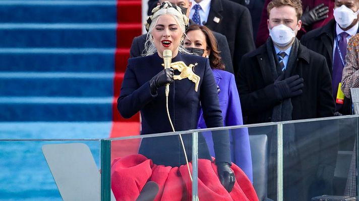 Lady Gaga cantó con un vestido blindado en la toma de posesión de Joe Biden