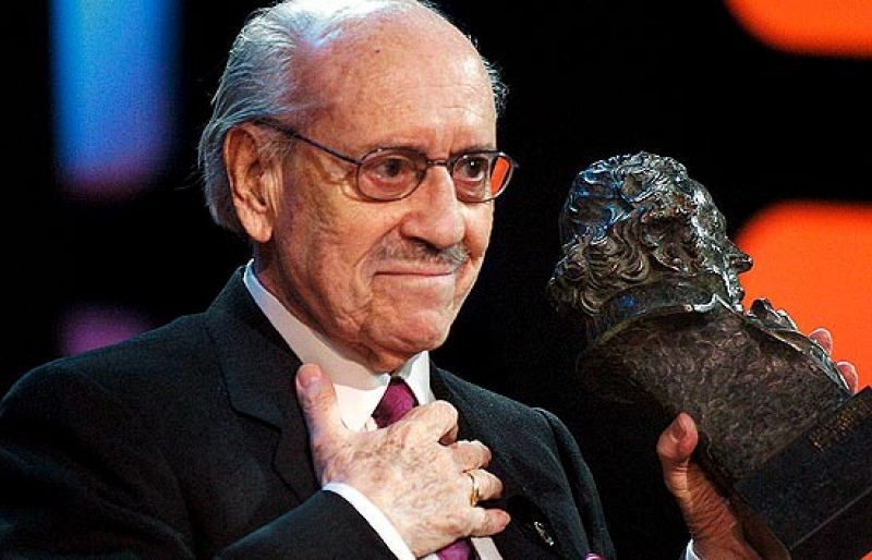 El cine español rindió tributo a José Luis López Vázquez con la entrega del Goya de Honor en 2004, un premio a la brillante carrera de uno de los actores más destacados del cine español de todos los tiempos.