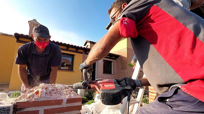 Telediario 1 - Patronal y sindicatos rechazan la nueva propuesta de los ERTE