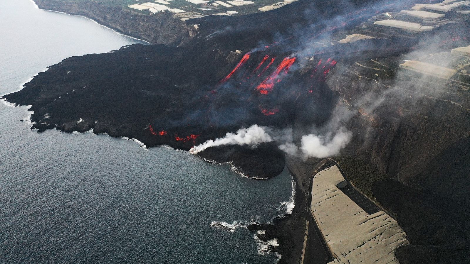 Los científicos estudian si el volcán se reactiva