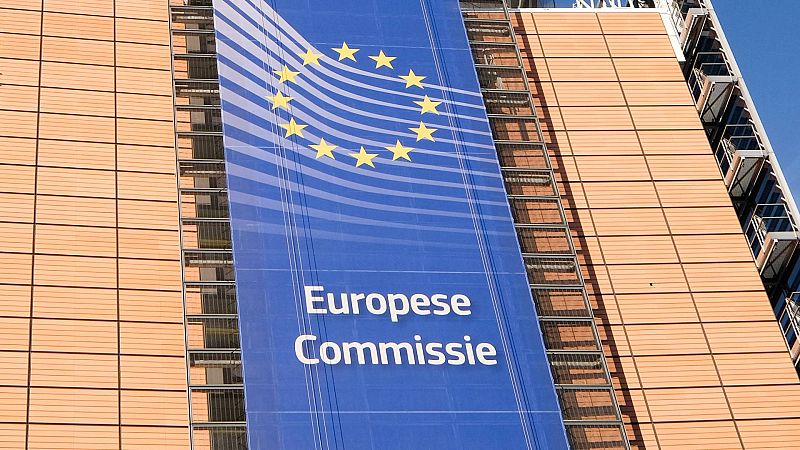 Bruselas recorta hasta el 4,6 % el crecimiento de España para este año, lejos de la previsión del Gobierno