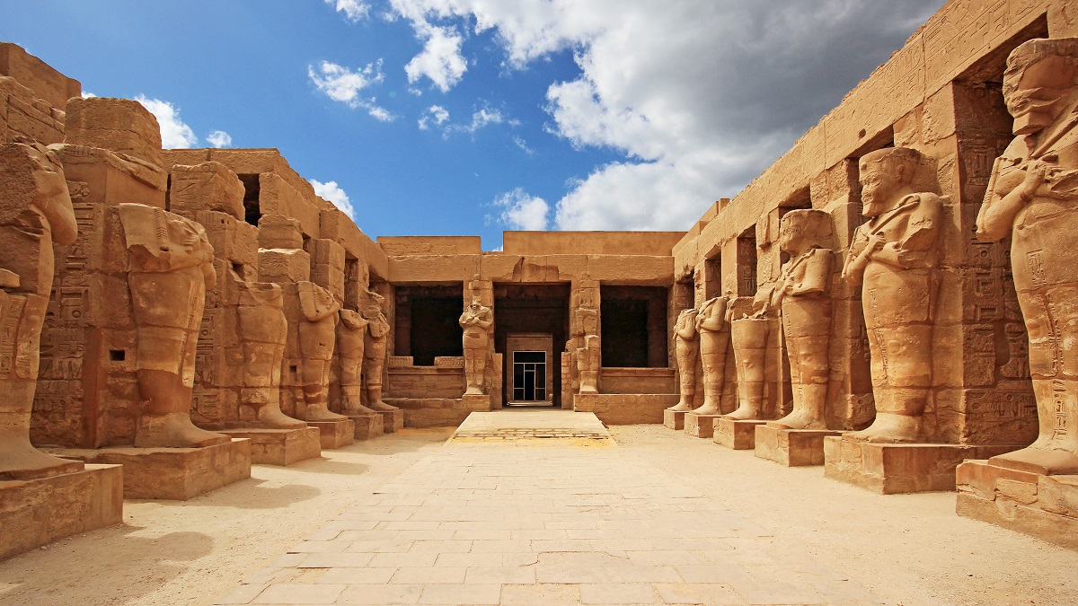 Camina Por La Avenida De Las Esfinges: Egipto: Karnak Y Luxor, Los ...