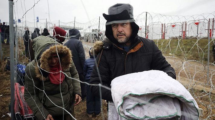 El mensaje de la policía polaca a los migrantes: "Bielorrusia os ha traído engañados, no podréis pasar"