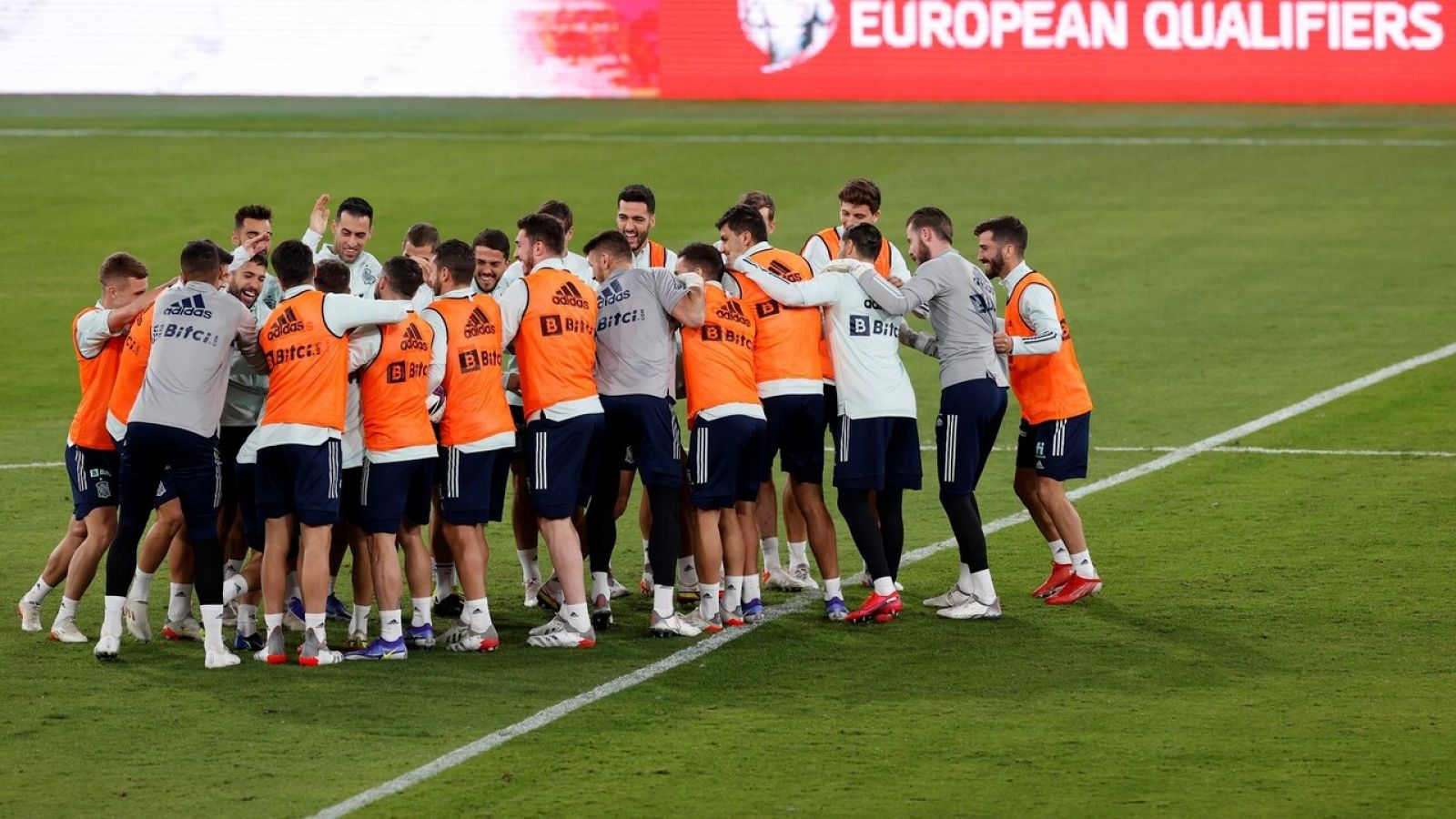 La Cartuja se llena para apoyar a España ante Suecia | Ver