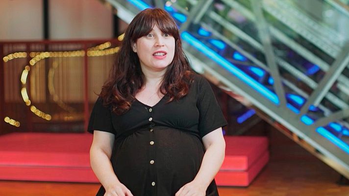 Página Dos - La maternidad, en formato novela, cómic y ensayo.