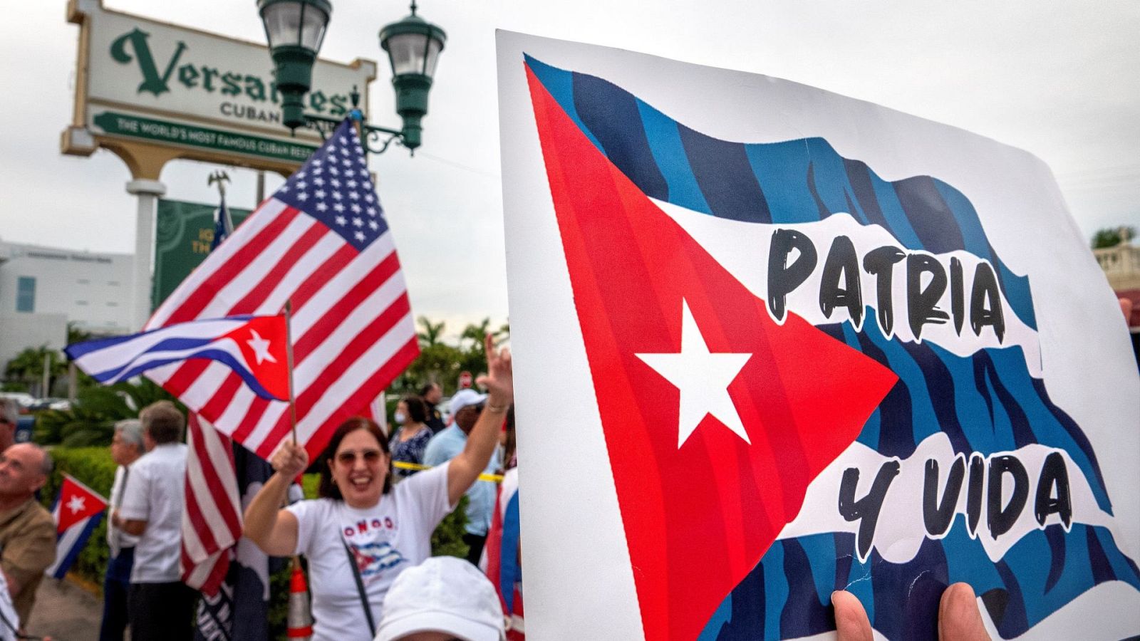 Periodistas cubanos denuncian que el régimen cubano somete a los disidentes "a arresto domiciliario" 