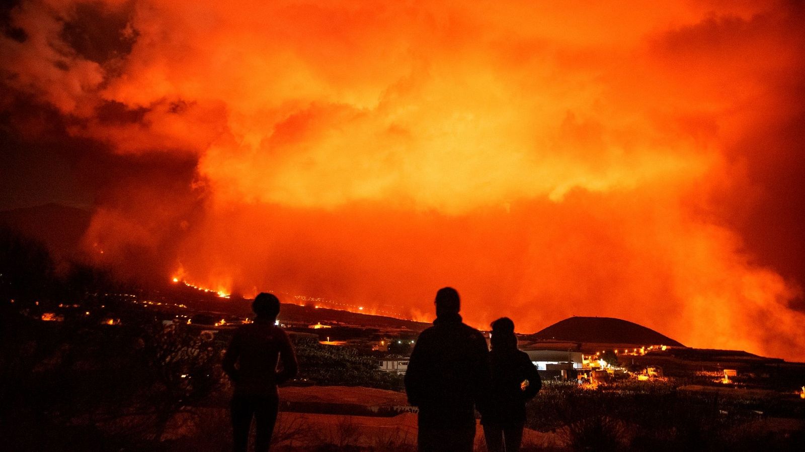 Volcán de La Palma: la lava llega al mar por tercera vez | Ver