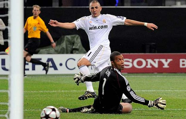 Champions League - Benzema encuentra el hueco (0-1)