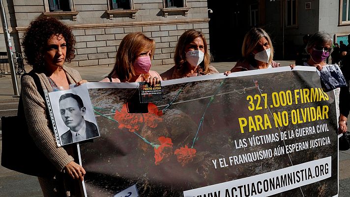 Telediario 2 - PSOE y UP pactan modificar la Ley de Amnistía y posibilitan investigar los crímenes del franquismo